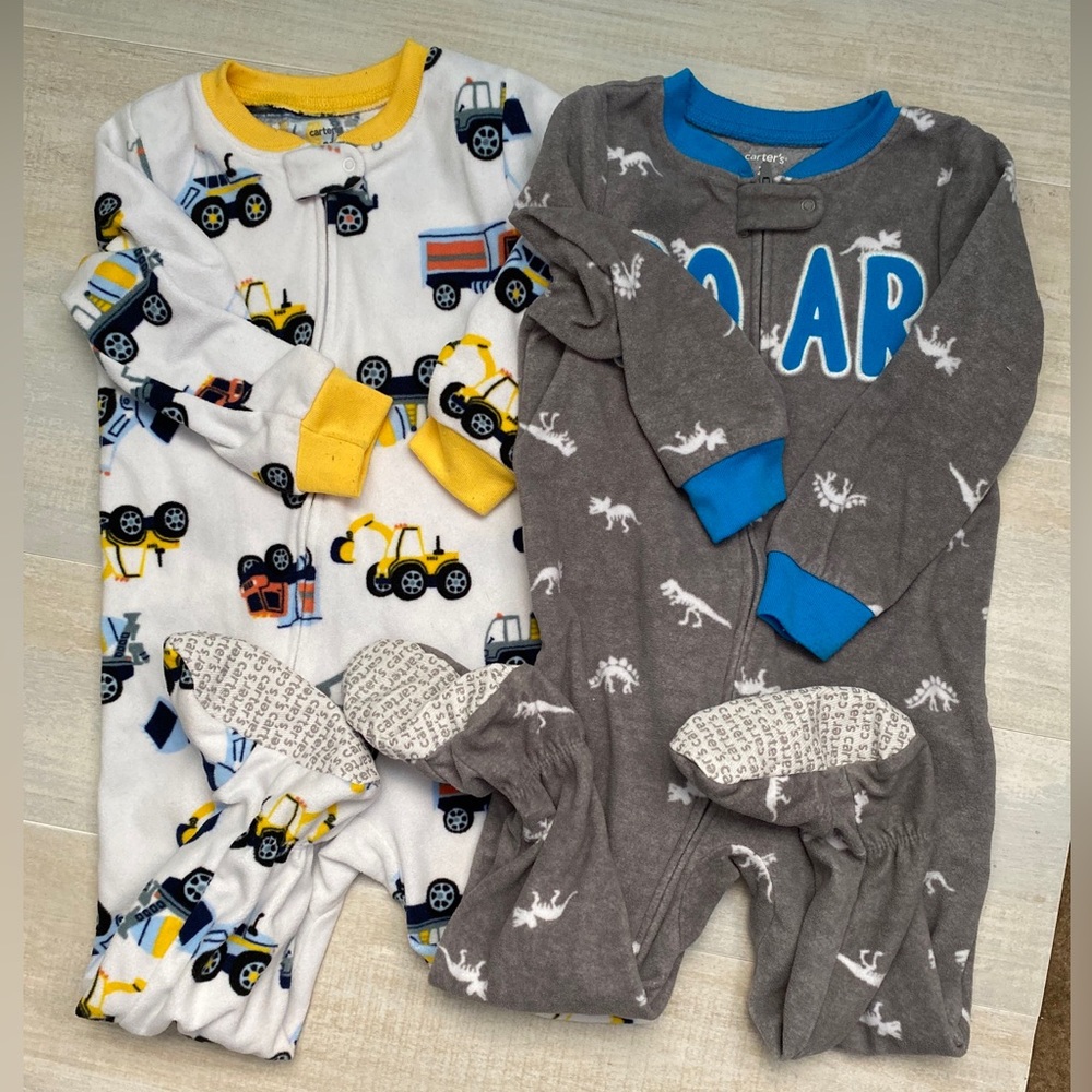 Lot of 2 Boys Size 2T Carter's Fleece Footie Pajamas PJs  One Piece Sleepers